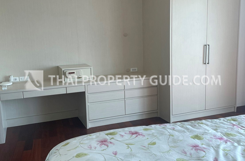 Condominium in Ploenchit 