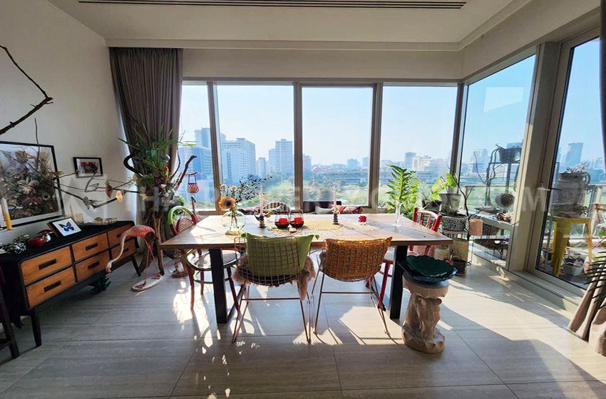Condominium in Ploenchit 