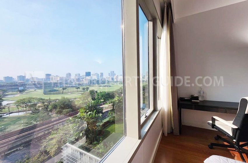 Condominium in Ploenchit 