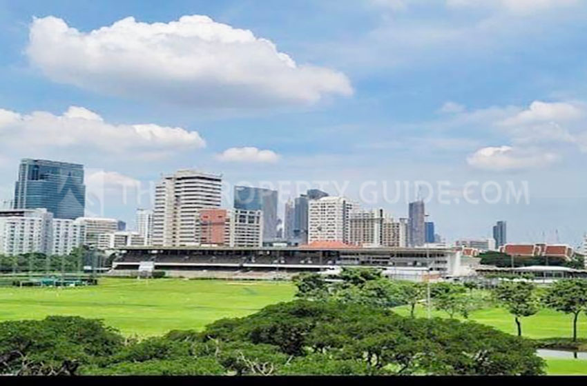 Condominium in Ploenchit 