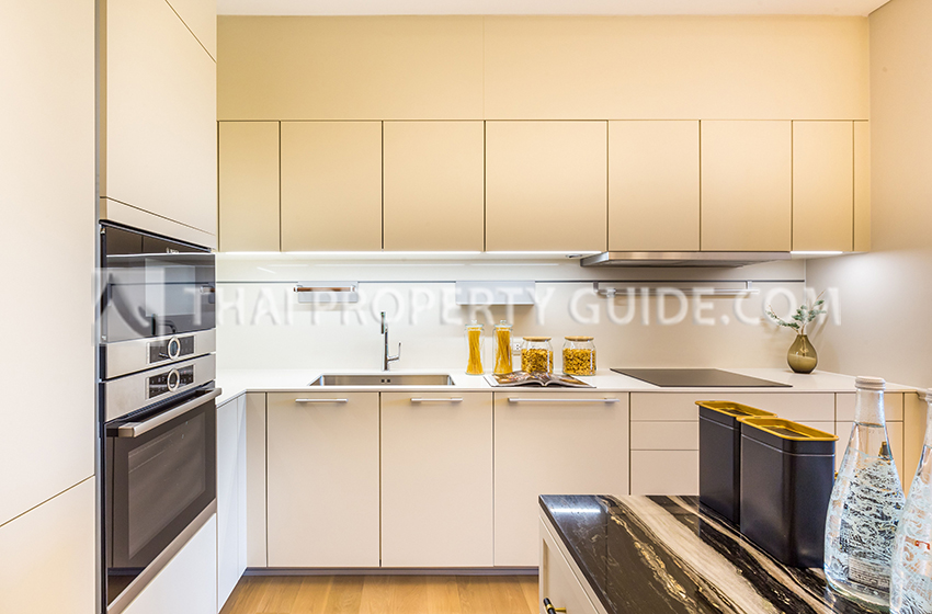 Condominium in Ploenchit 