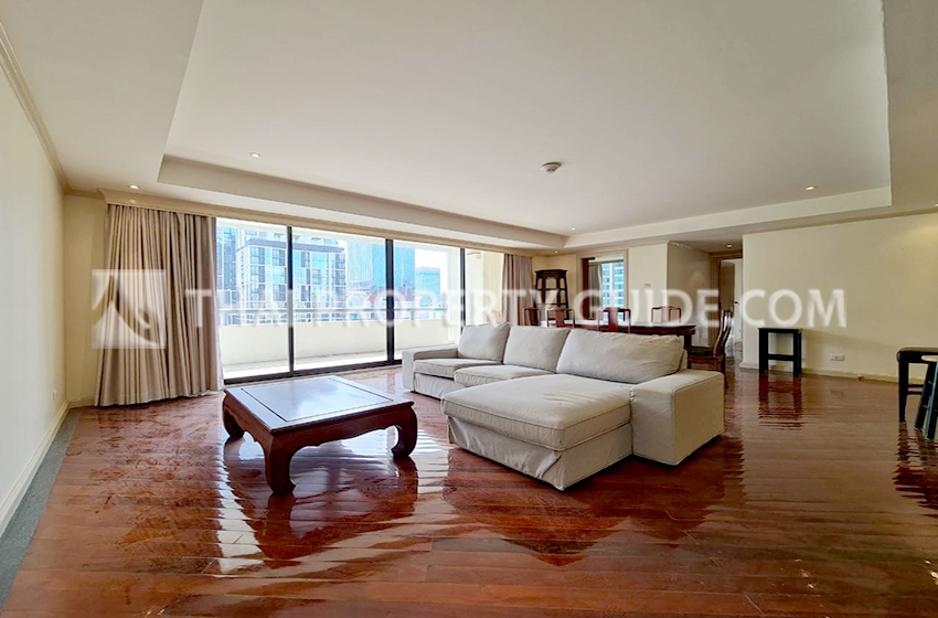Condominium in Ploenchit