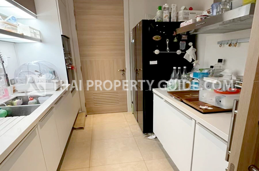 Condominium in Ploenchit 