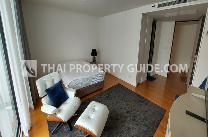 Condominium in Ploenchit 