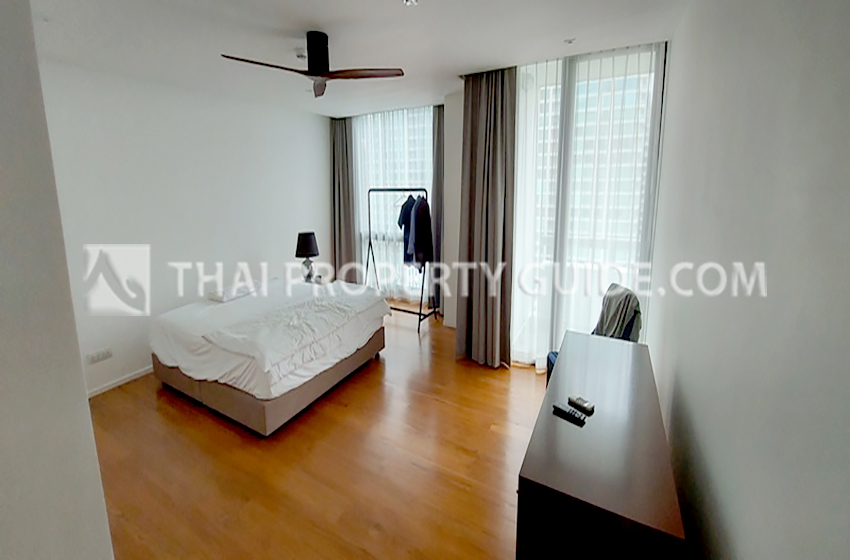 Condominium in Ploenchit 