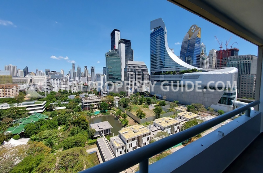 Condominium in Ploenchit 