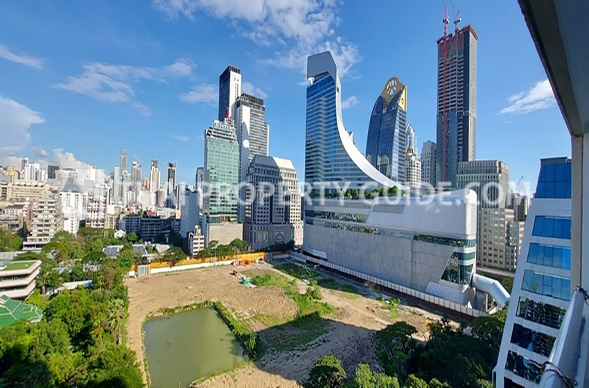 Condominium in Ploenchit 