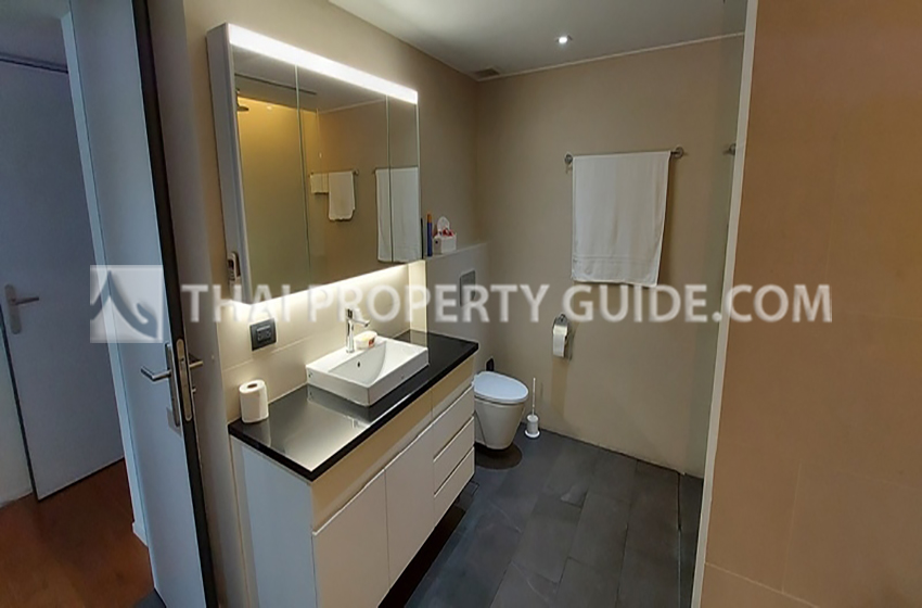 Condominium in Ploenchit 