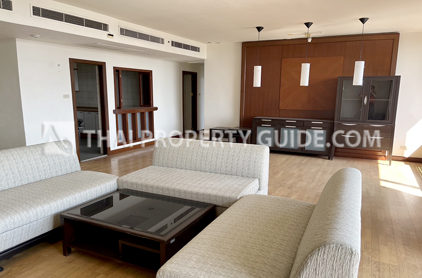 Condominium for rent in Ploenchit