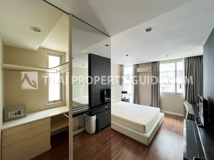Condominium in Ploenchit 