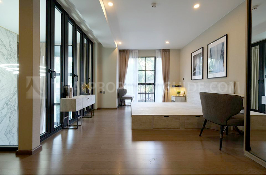 Condominium in Ploenchit 
