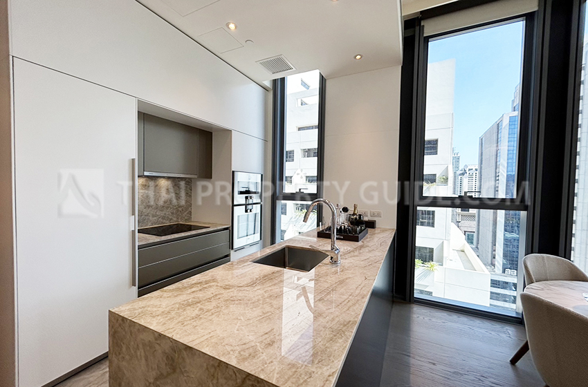 Condominium in Ploenchit 