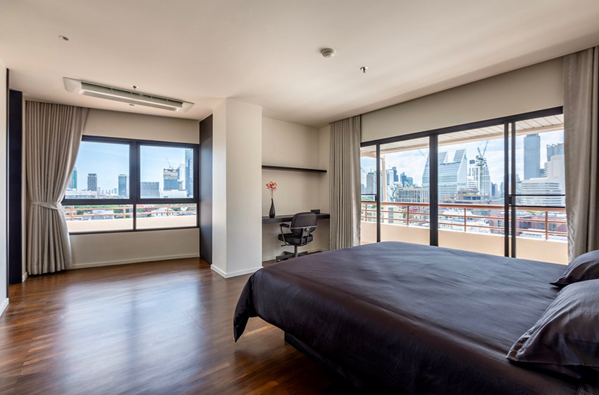 Condominium in Ploenchit 