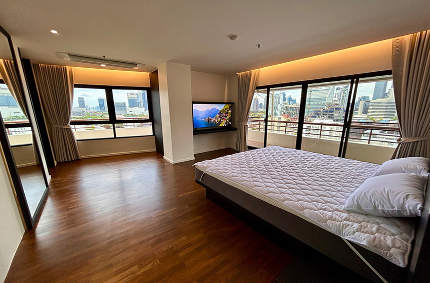 Condominium in Ploenchit 