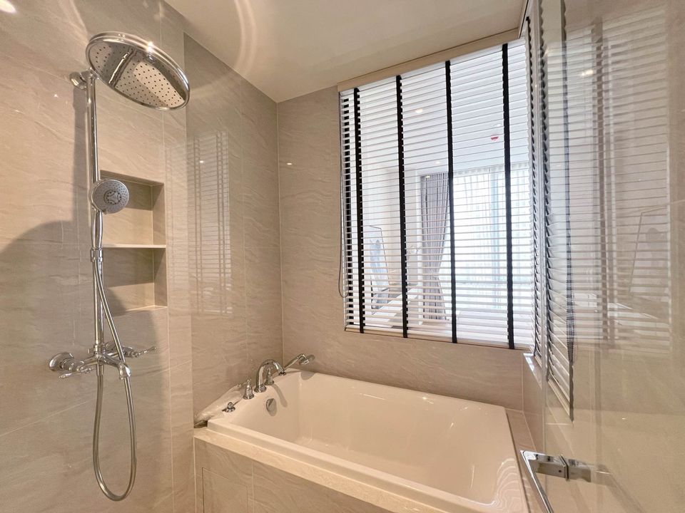 Condominium in Ploenchit 
