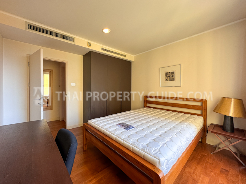 Condominium in Ploenchit 