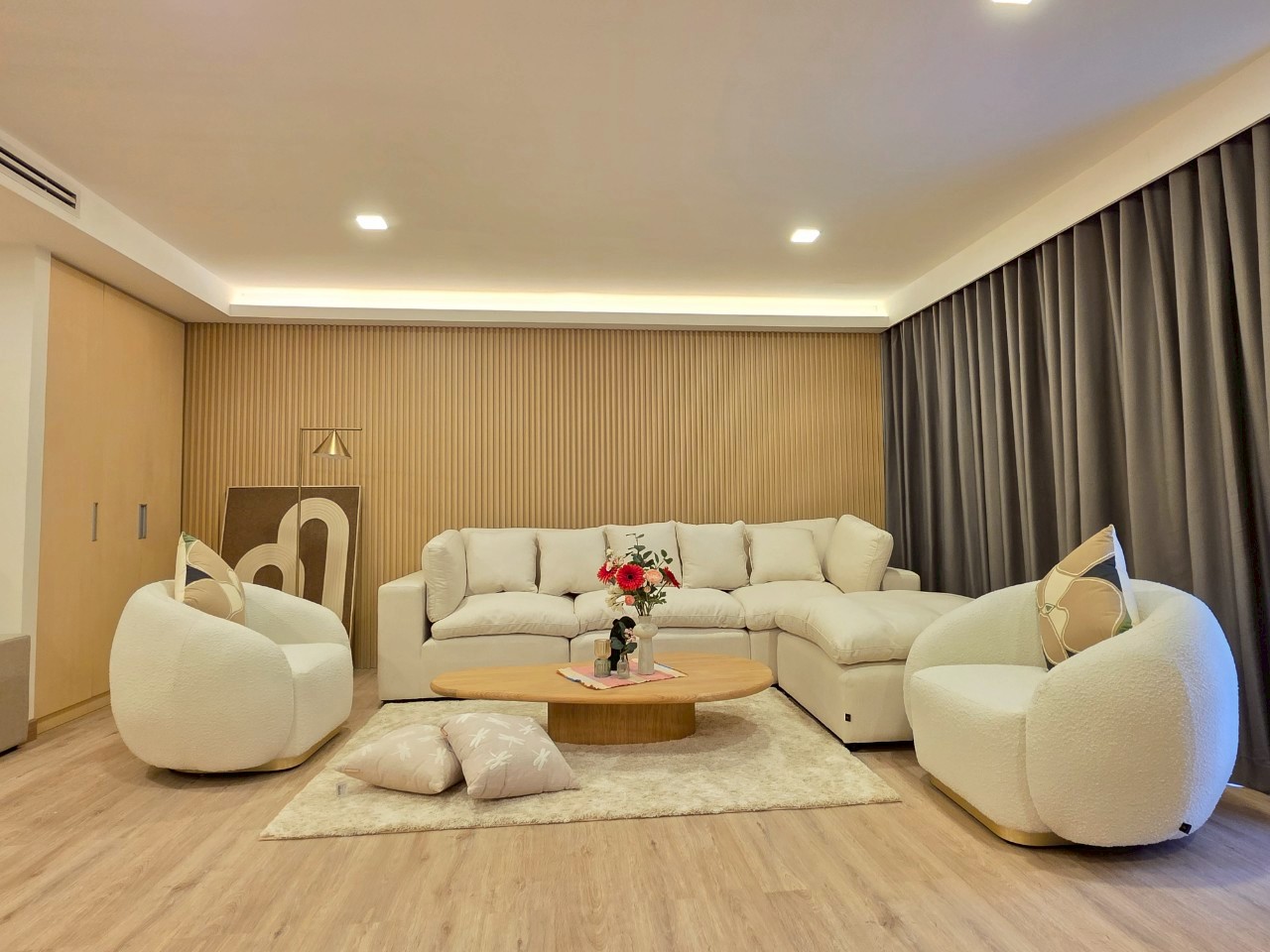 Condominium in Ploenchit