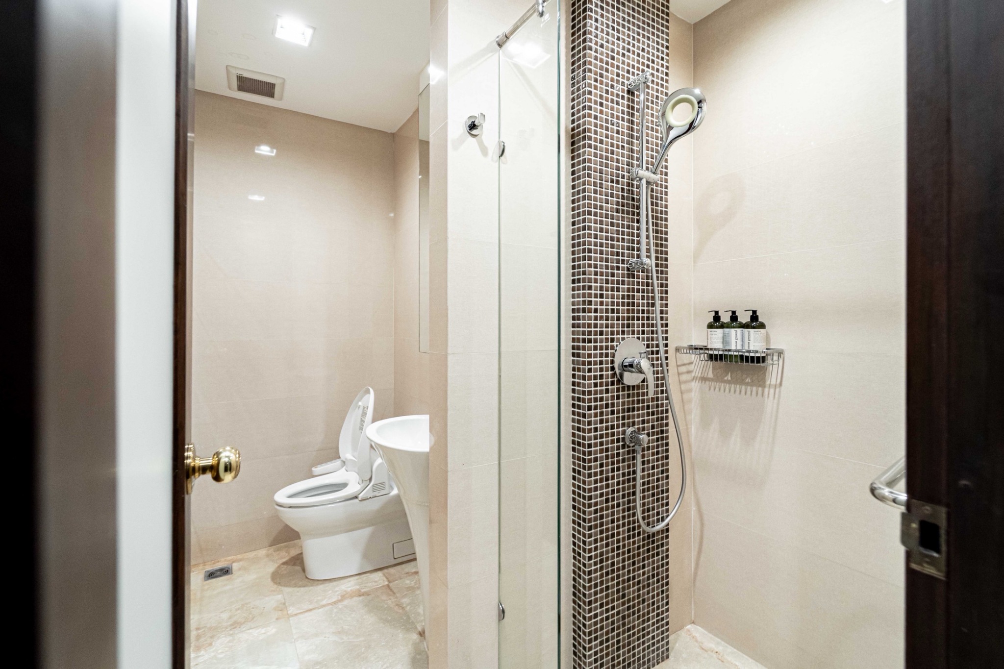 Condominium in Ploenchit : Athenee Residence 