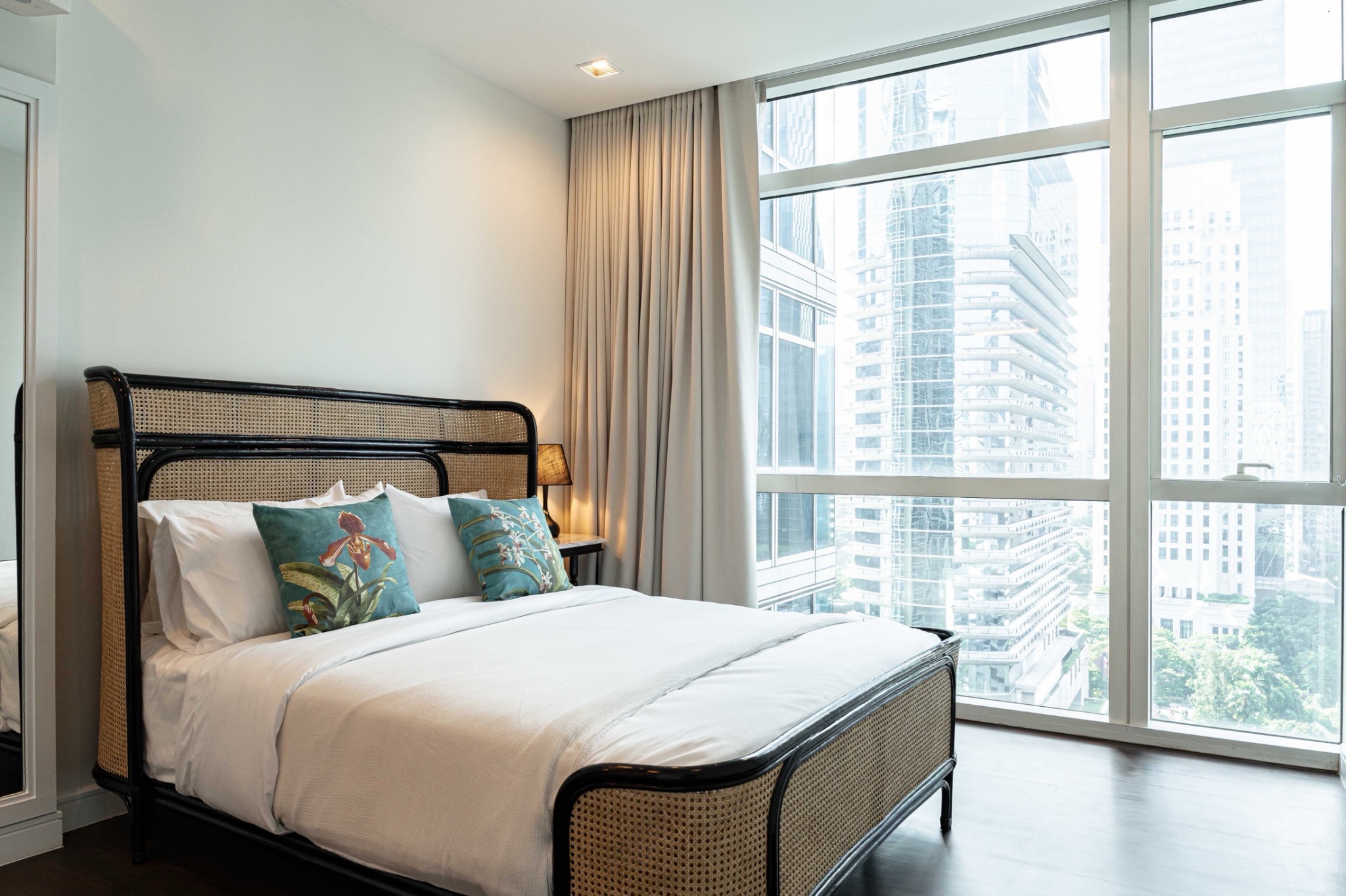 Condominium in Ploenchit : Athenee Residence 