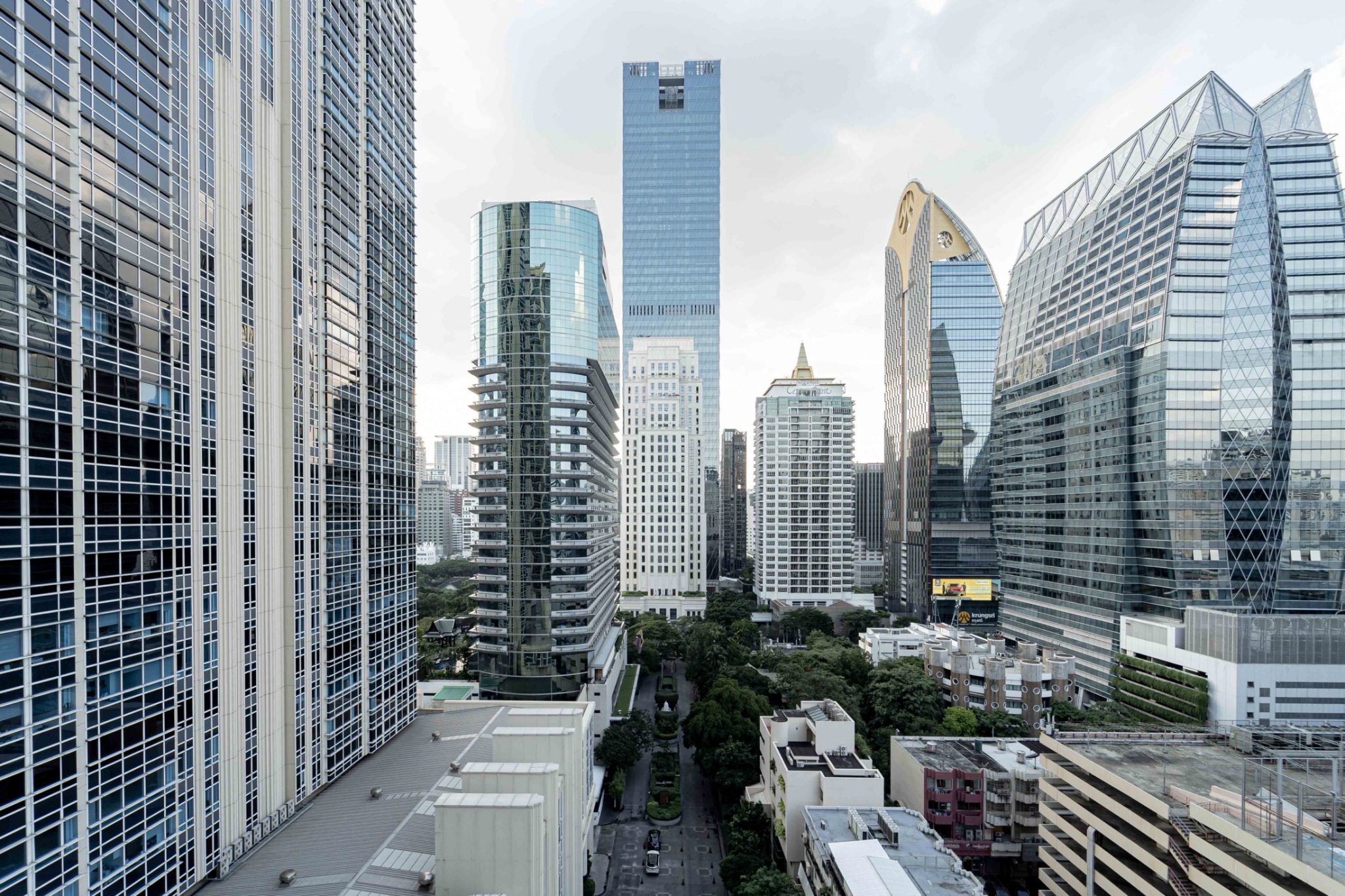 Condominium in Ploenchit : Athenee Residence 