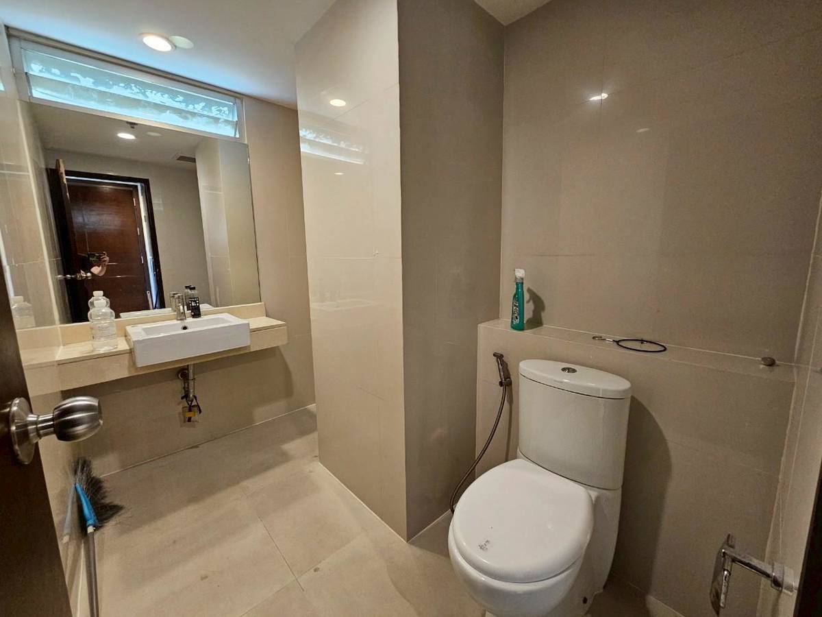 Condominium in Ploenchit 