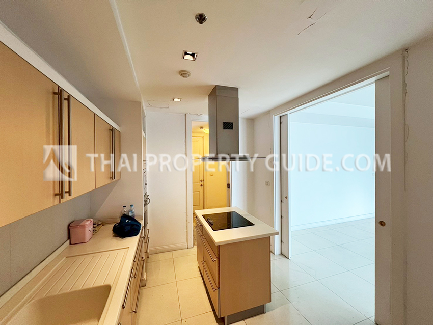 Condominium in Ploenchit : Athenee Residence 