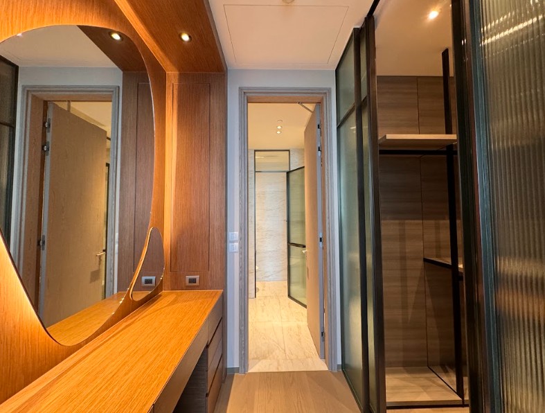 Condominium in Ploenchit 