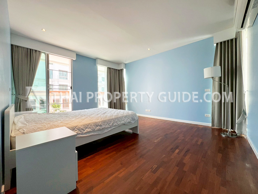 Condominium in Ploenchit 