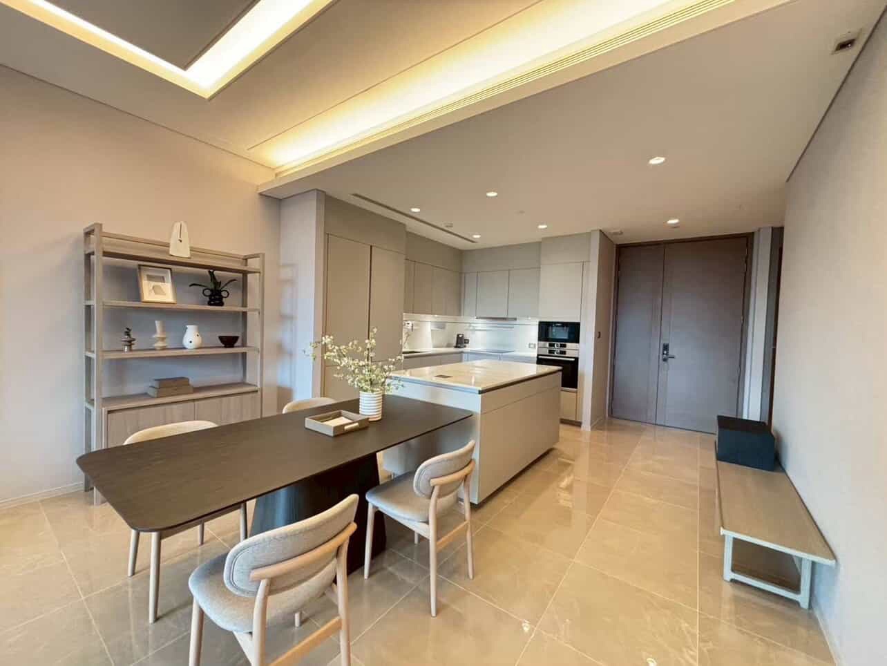 Condominium in Ploenchit 