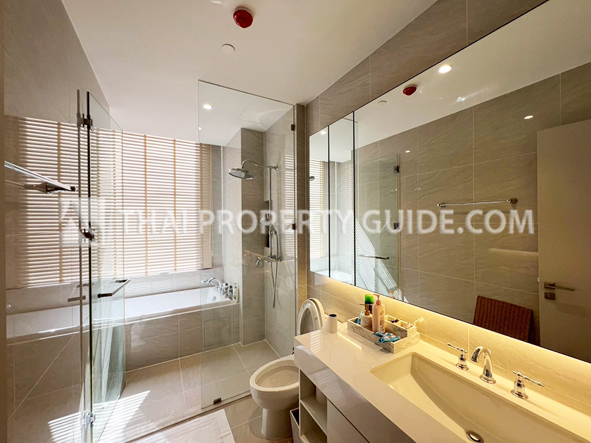 Condominium in Ploenchit 