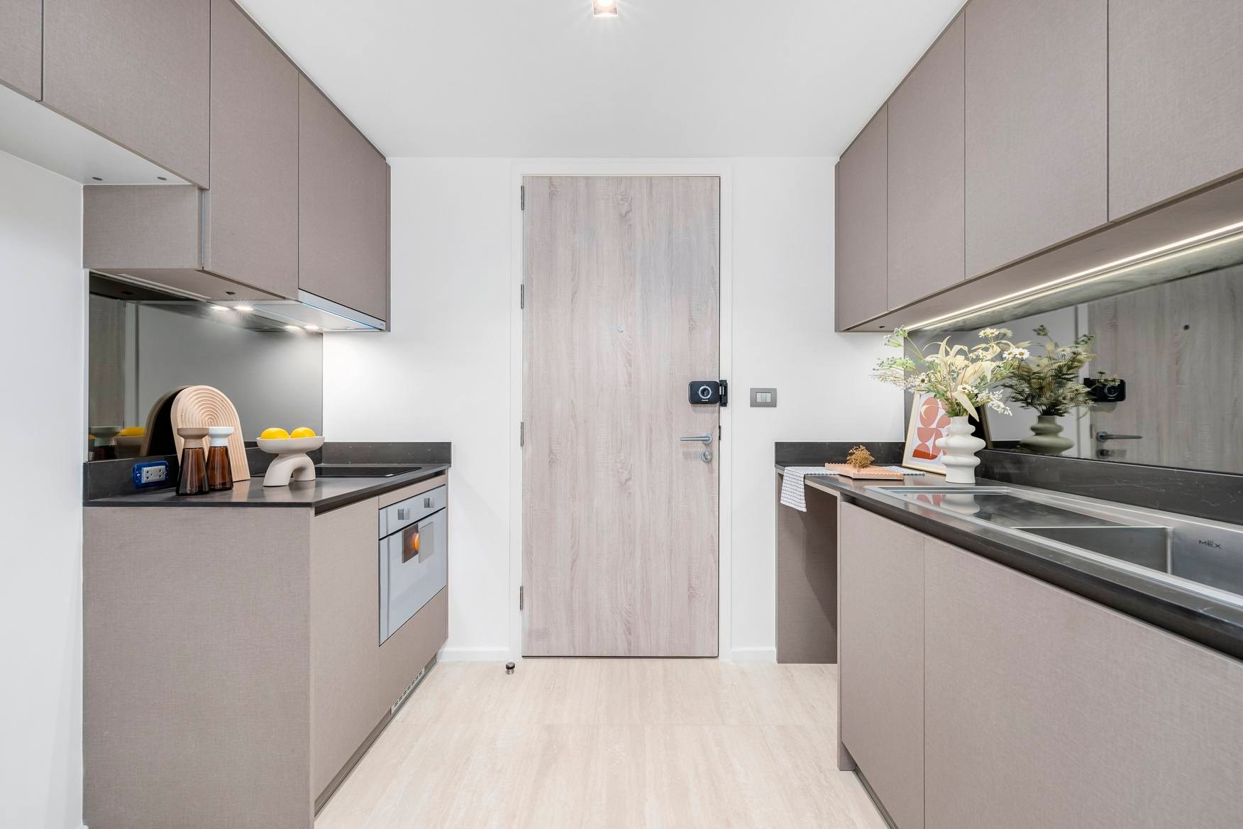 Condominium in Ploenchit 