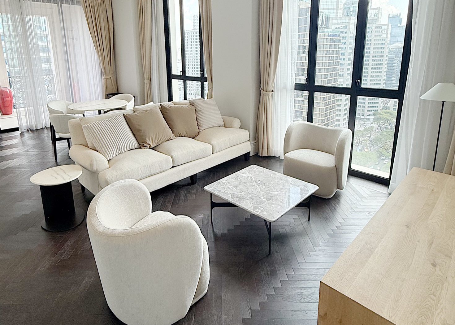 Condominium in Ploenchit