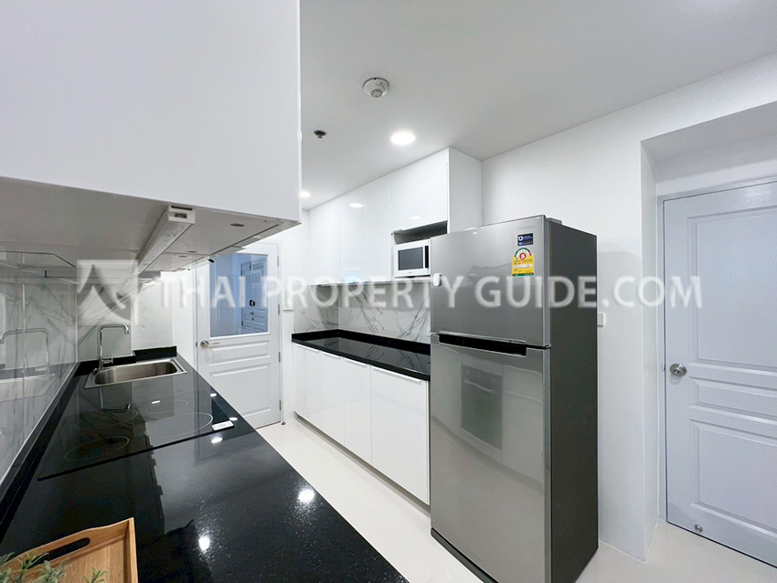 Condominium in Ploenchit 