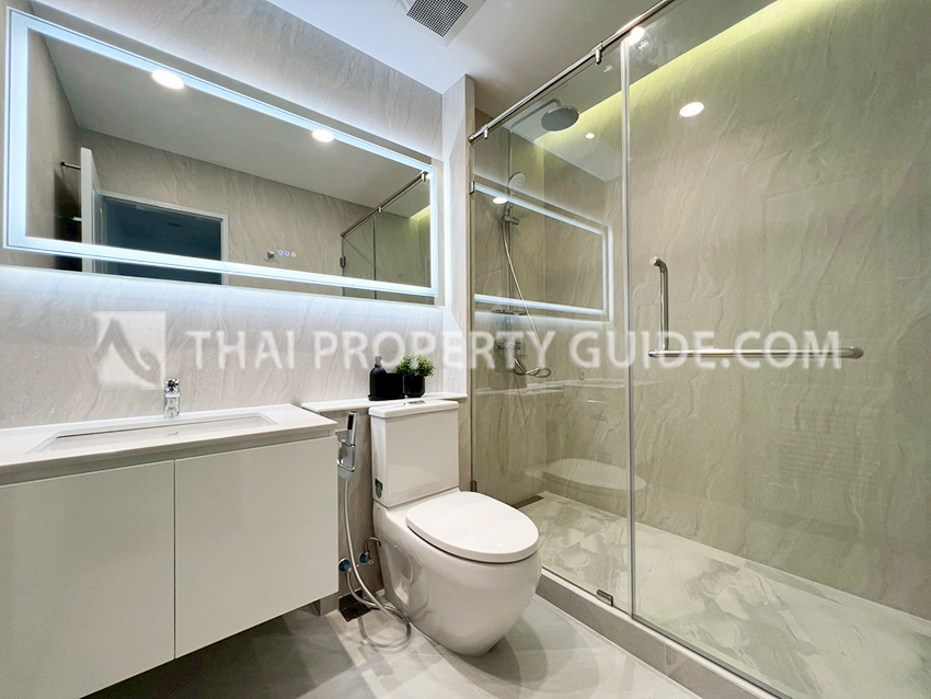 Condominium in Ploenchit 