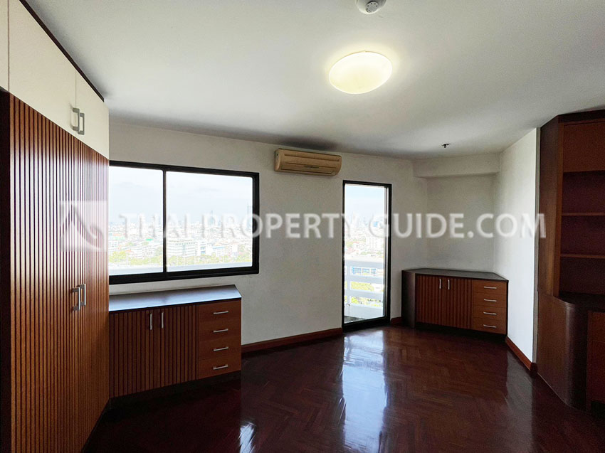 Condominium in Rama 3 
