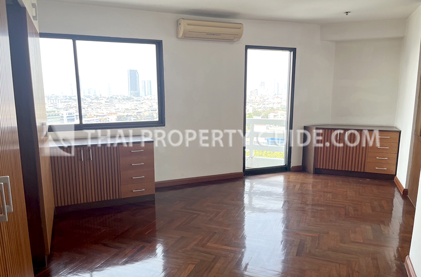 Condominium in Rama 3 