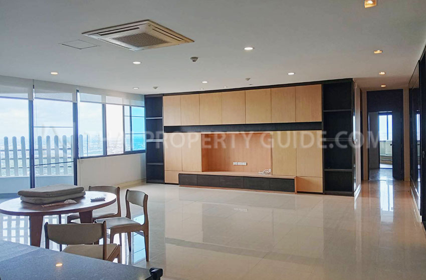 Condominium in Rama 3