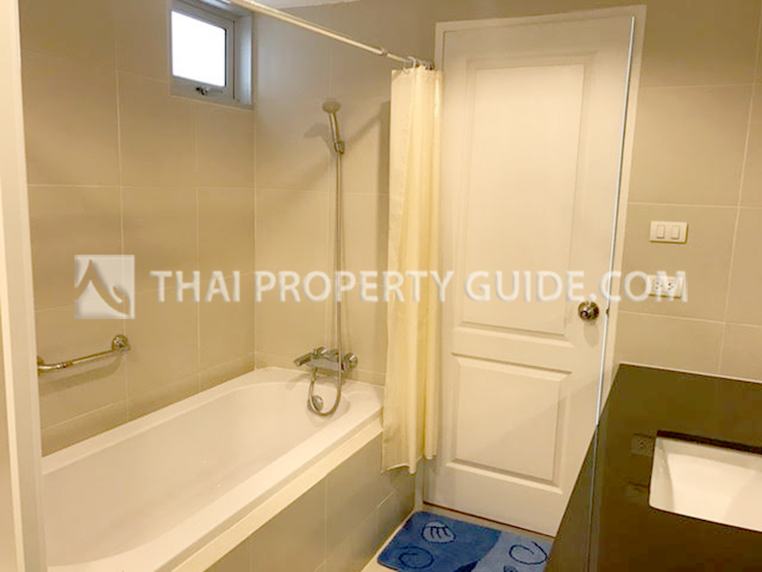 Condominium in Rama 9 