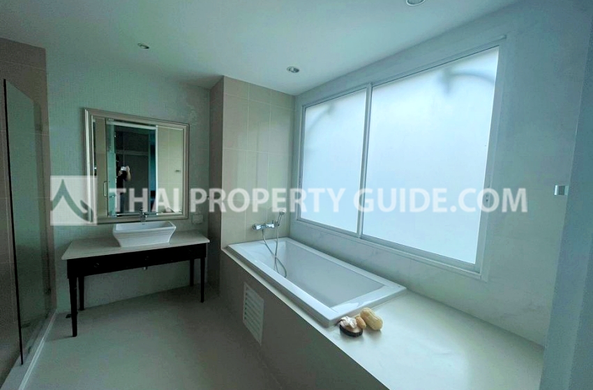 Condominium in Rama 9 