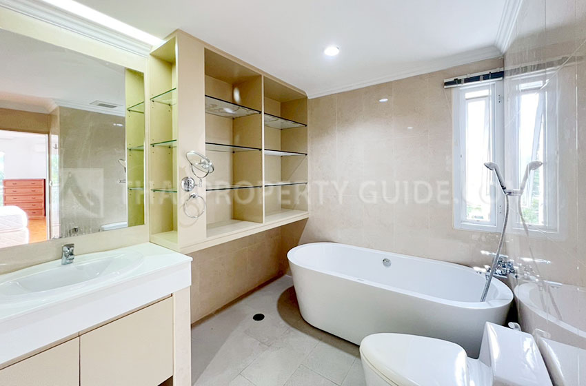 Condominium in Sathorn 