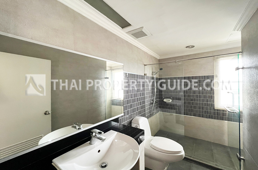 Condominium in Sathorn 