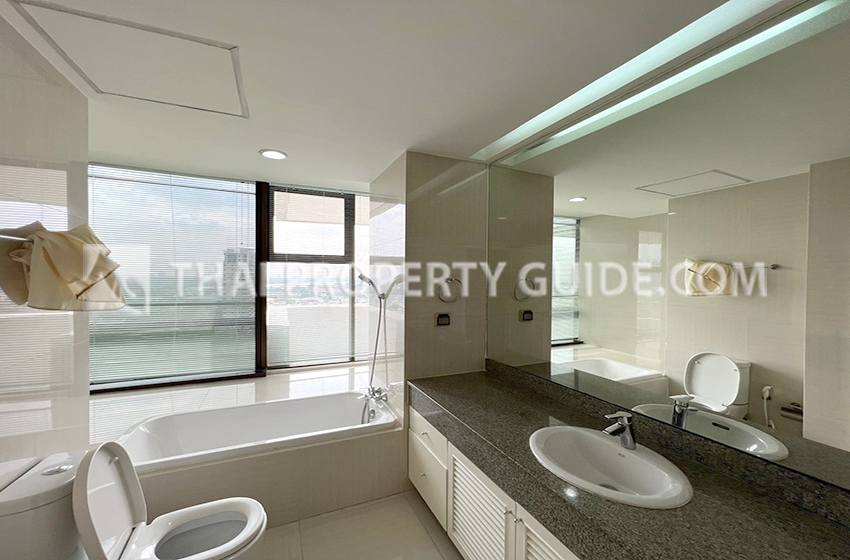 Condominium in Sathorn 