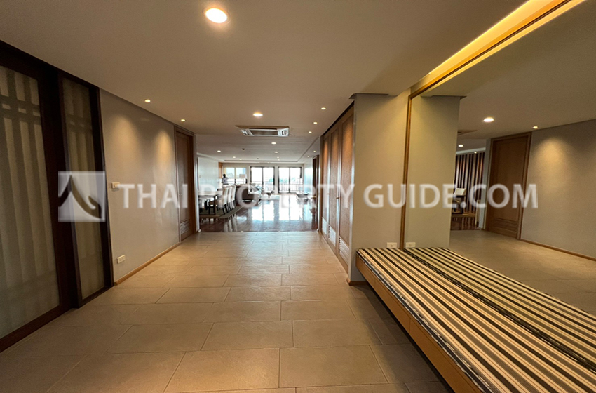 Condominium in Sathorn 