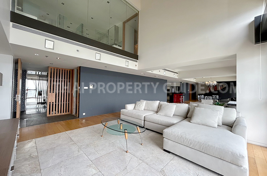 House with Shared Pool for rent in Bangnatrad