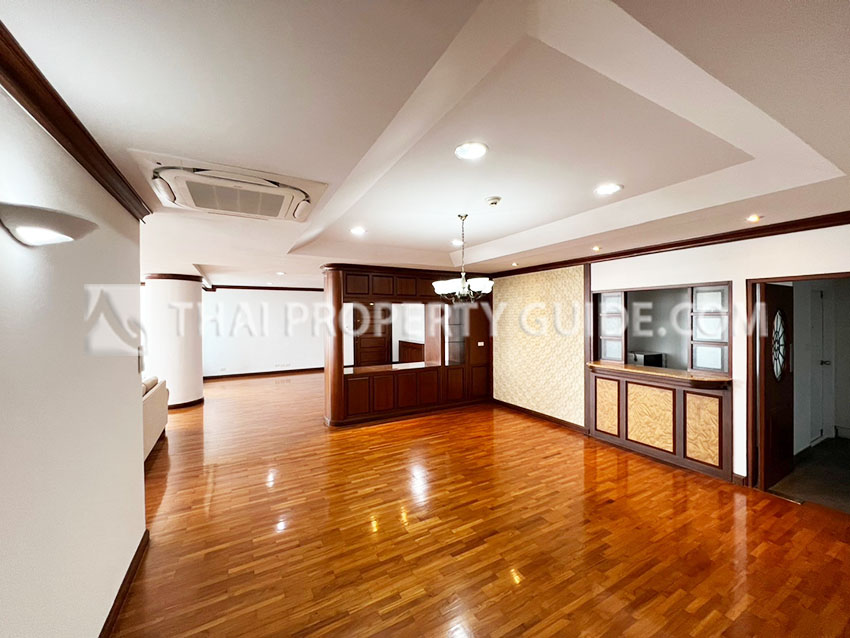 Condominium in Sathorn 