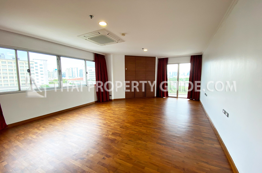 Condominium in Sathorn 
