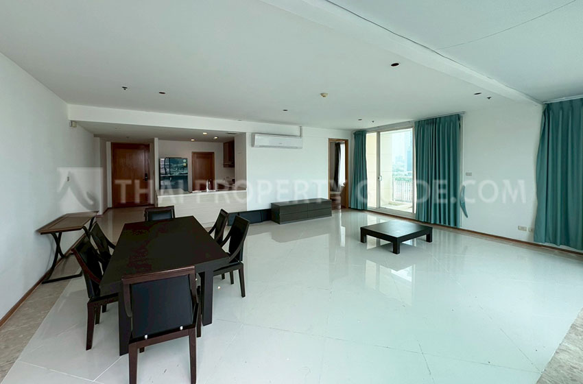 Condominium in Sathorn : The Empire Place Sathorn 