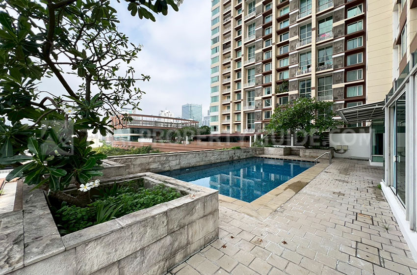 Condominium in Sathorn : The Empire Place Sathorn 