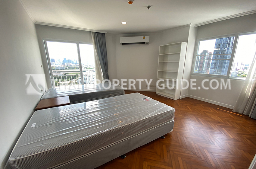 Condominium in Sathorn 
