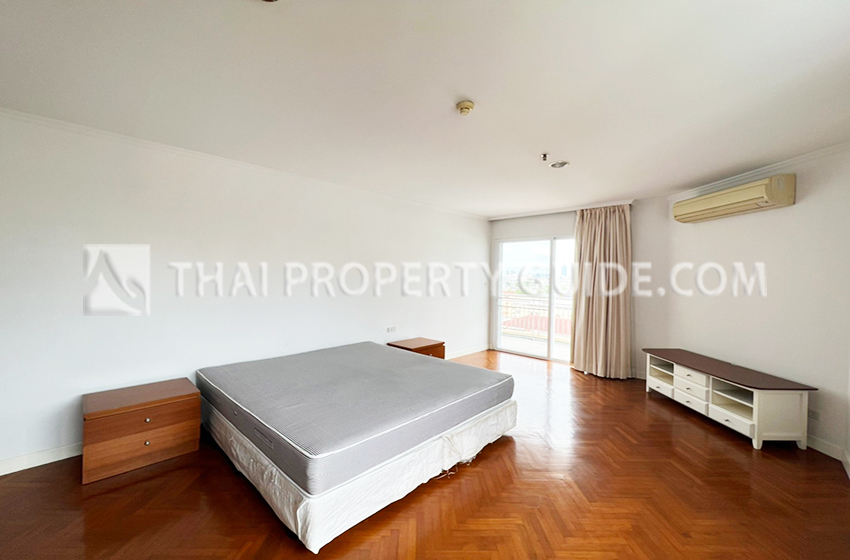 Condominium in Sathorn 